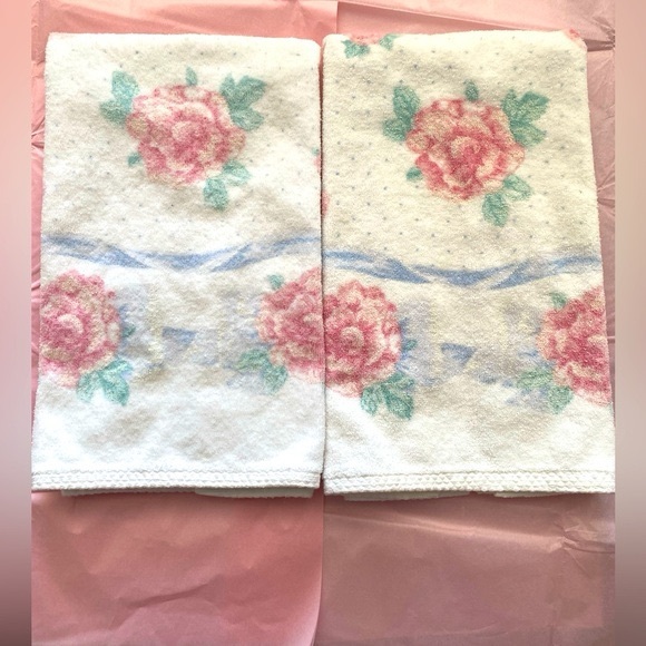 Vintage Pair of Pink Rose Patterned Hand Towels with Green Foliage Blue Ribbons - Picture 1 of 6